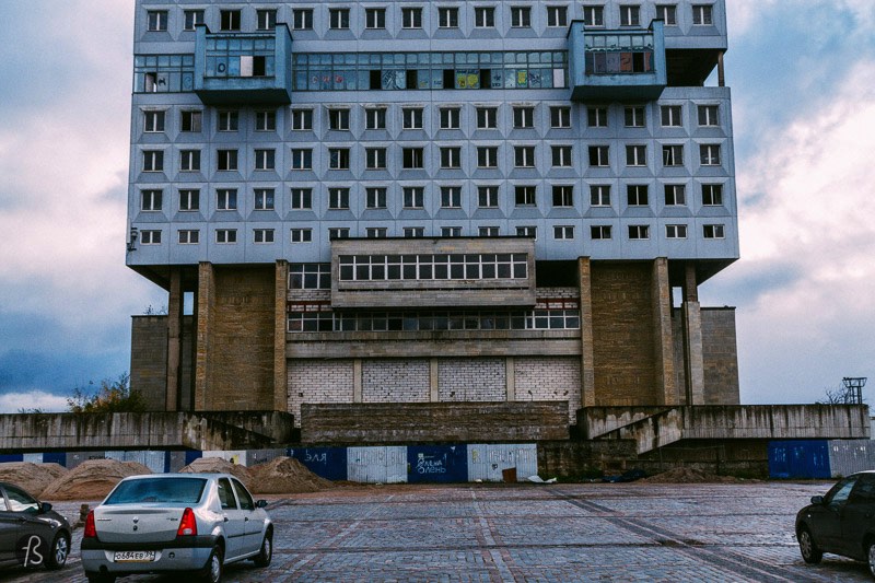 Огромный пожар в ТЦ «Гиант» в Калининграде охватил тысячу квадратных метров