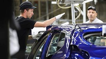 АвтоВАЗ объявил о запуске кроссовера Lada Azimut и приостановке производства