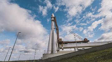 Гагарин в центре внимания: от школьных автобусов до космического наследия