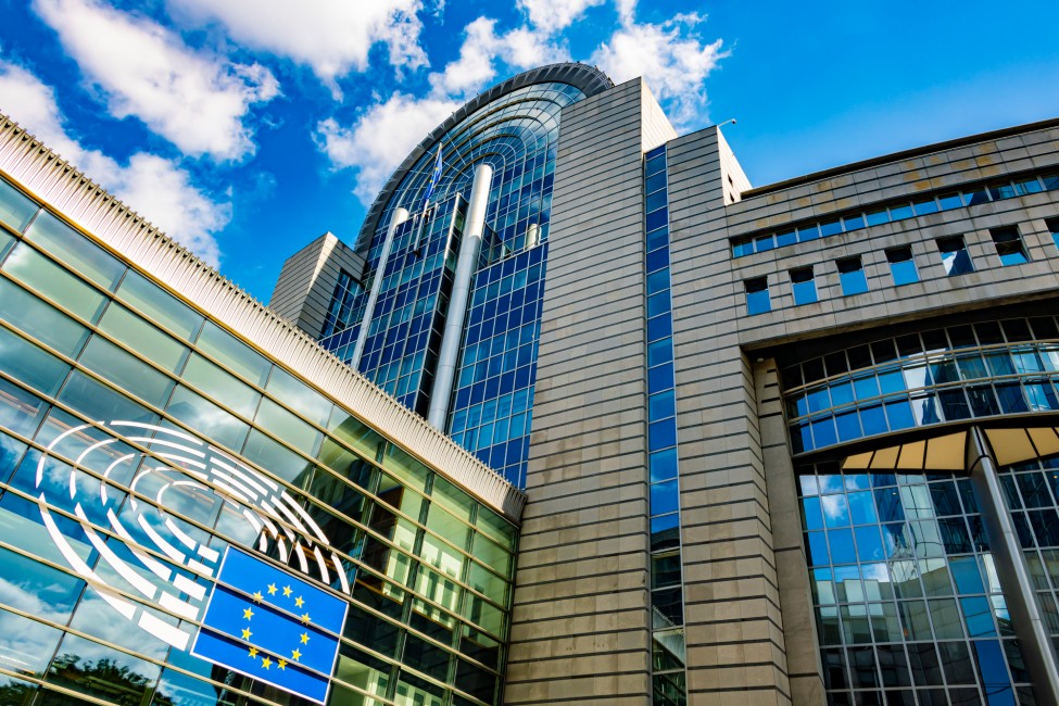 Турбулентность в российском банковском секторе: от массовых сбоев до падения депозитных ставок