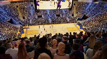 Warriors Host Lakers in Final Regular‑Season Showdown