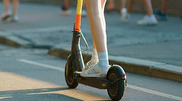 Почему «электросамокат» сейчас в топе поисковых запросов в России