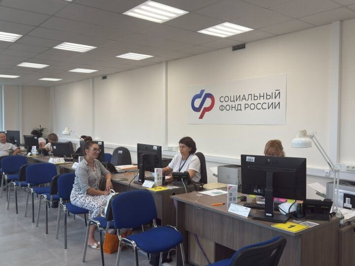 Почему слово «пенсионер» стало трендом в России: анализ новостей и поисковых запросов