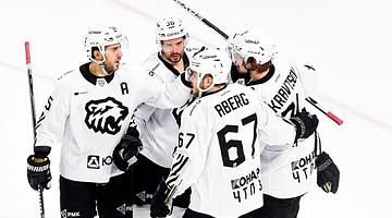 Почему слово «трактор» в тренде в России: аналитика запросов