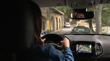 В России меняются правила вождения: от иностранных прав до новых технологий