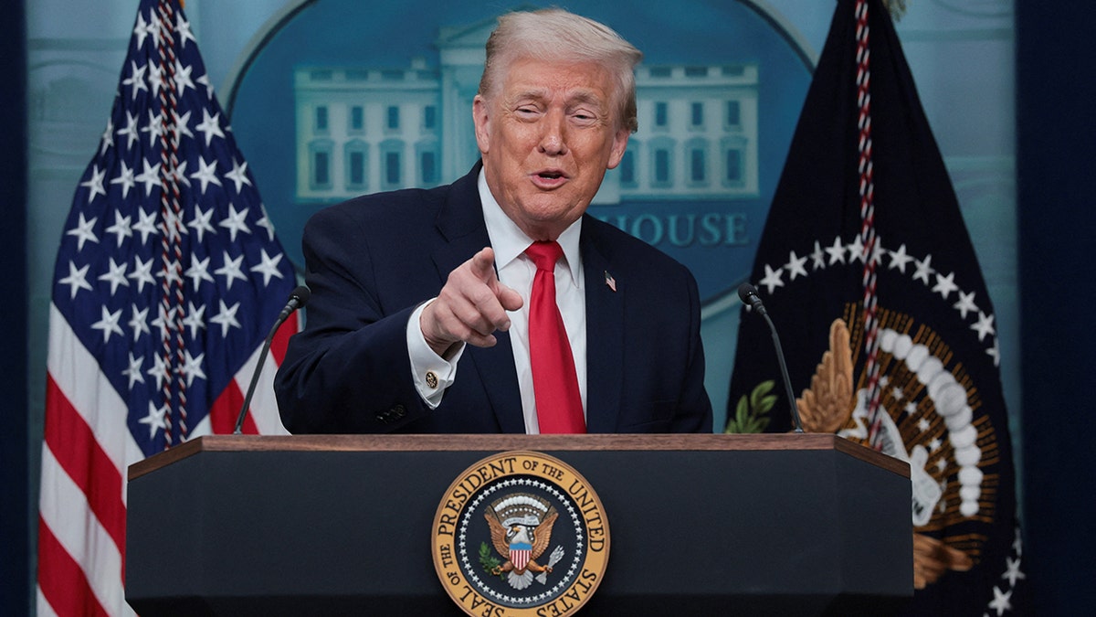 Тени смерти: как слухи о гибели Дональда Трампа всколыхнули американскую политику и рынки