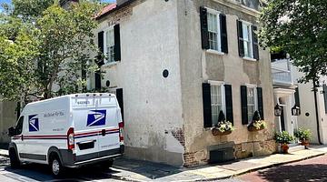 USPS Suspends FERS Contributions Amid Escalating Cash Crisis