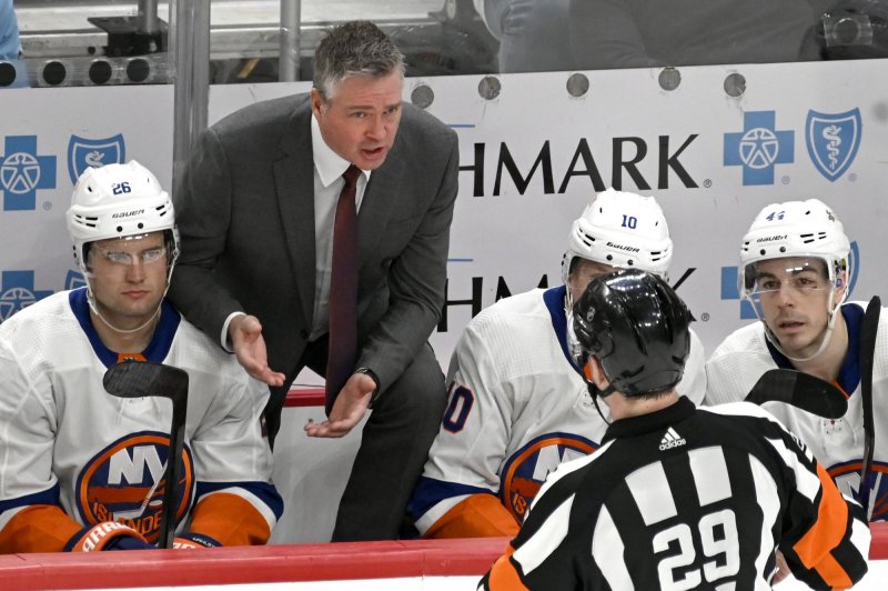 Islanders Dismiss Patrick Roy, Install Peter DeBoer as Head Coach