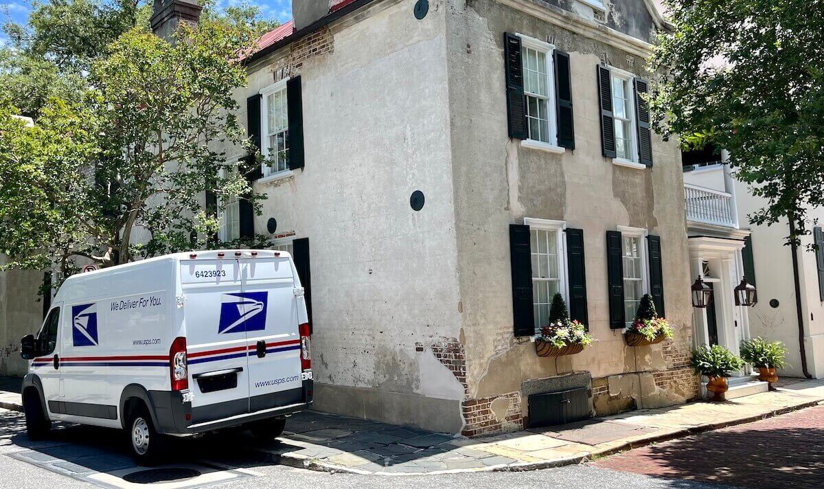 USPS Suspends FERS Contributions Amid Escalating Cash Crisis
