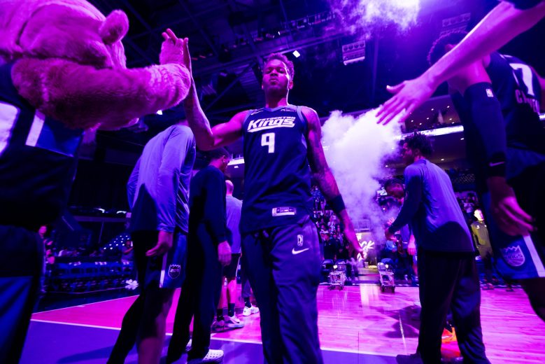 Clippers vs. Kings: Late‑Season Stakes and the Business of a Play‑In Push