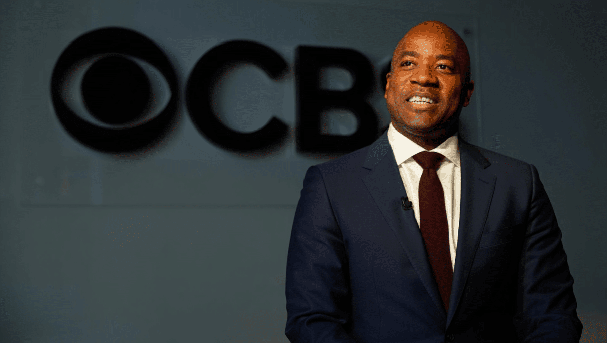 Byron Allen’s “Comics Unleashed” Takes Over CBS Late‑Night Slot After Colbert’s Exit