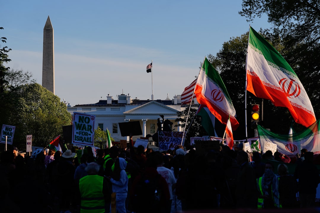 U.S. and Iran Reach Two‑Week Ceasefire as Trump Pulls Back Threats