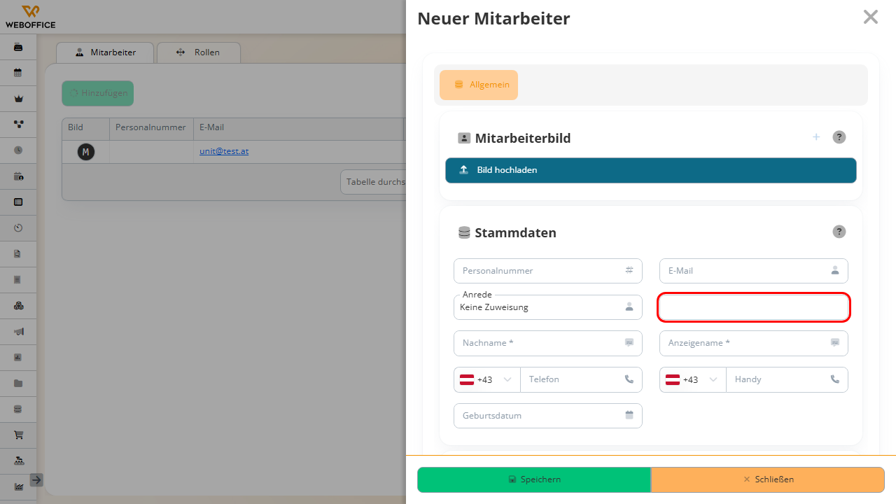 Mitarbeiterausweis scannen