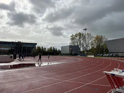 Intervals Run 9x1km w/ 600m jog + 100m w/ 600m jog + 100m w/ 600m jog + 5x1km w/ 600m jog (WU 2.0km)