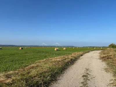 Day4 (boiled because of new jersey which is not breathable), second half cycled topless despite of hard sun