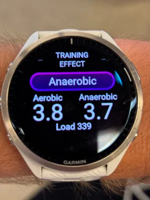 Intervals Run 6x300m w/ 200m jog + 200m w/ 200m jog + 8x300m w/ 200m jog (WU 1.9km)