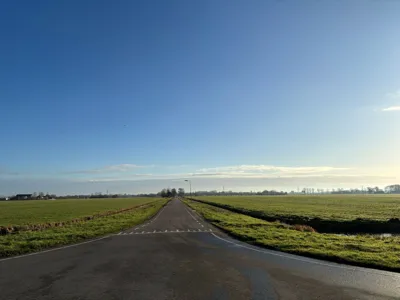 Sunny day. It was 130km, but I accidentally stopped Wahoo in the cafe