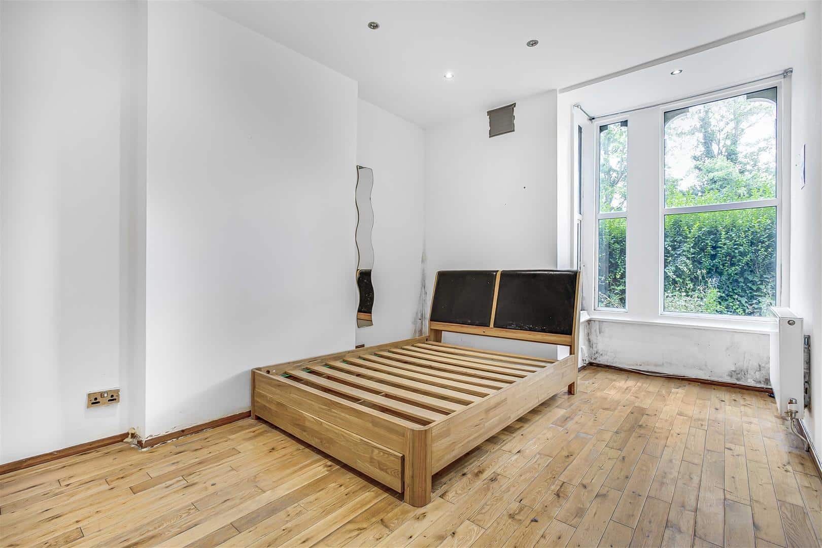 2 bedroom Flat Let