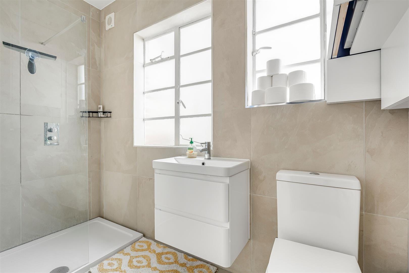3 bedroom Flat Let