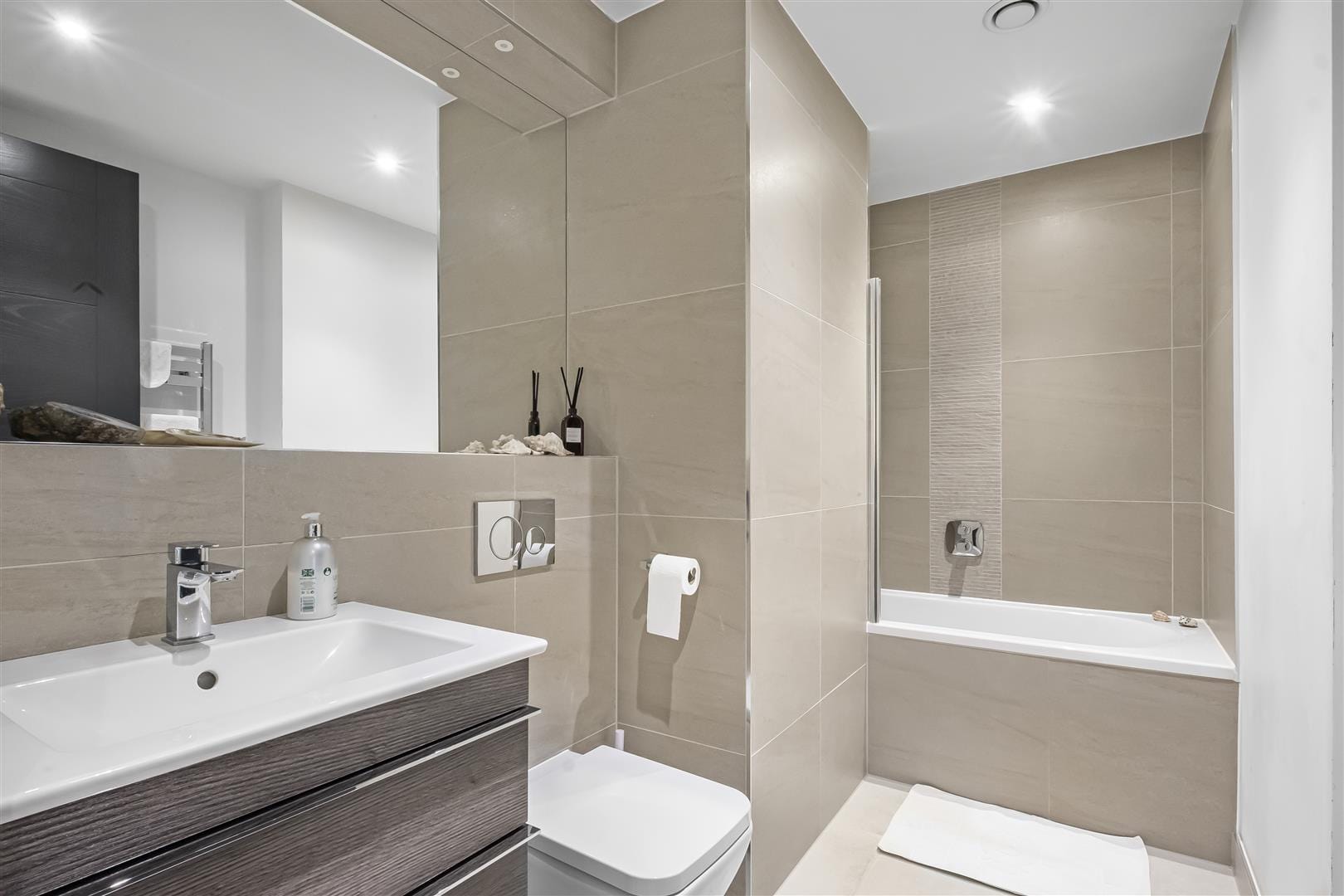 2 bedroom Flat Sold