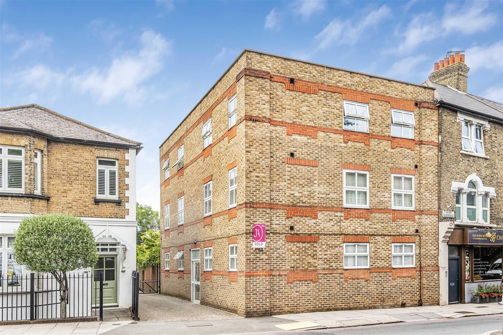 1 bedroom Flat Let