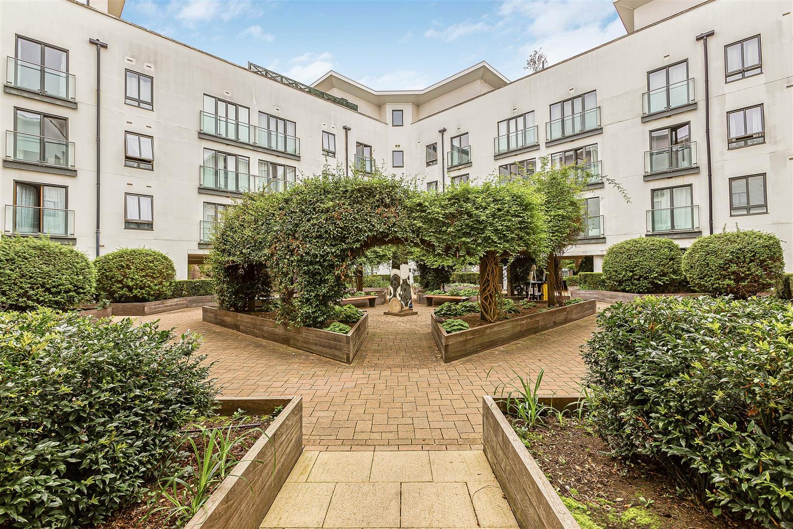 2 bedroom Flat Let