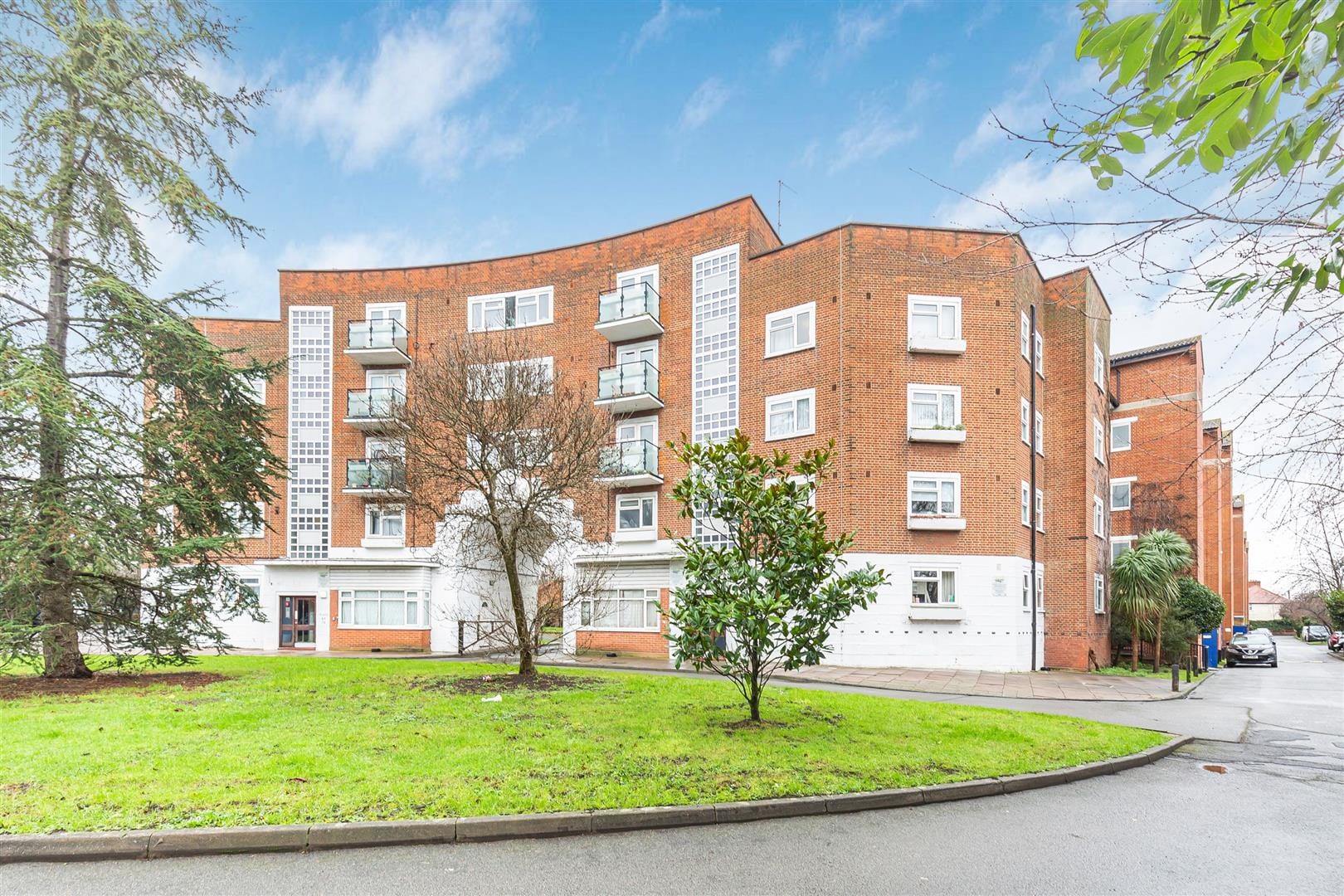 2 bedroom Flat Let