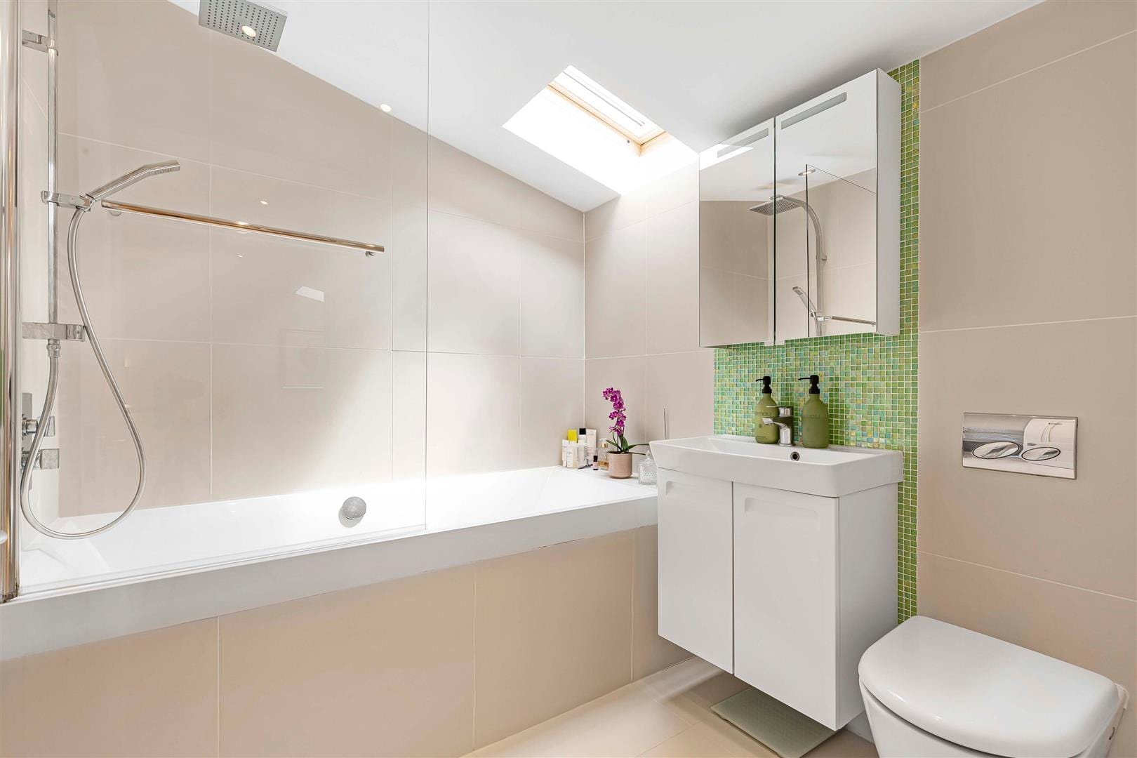 1 bedroom Flat Let