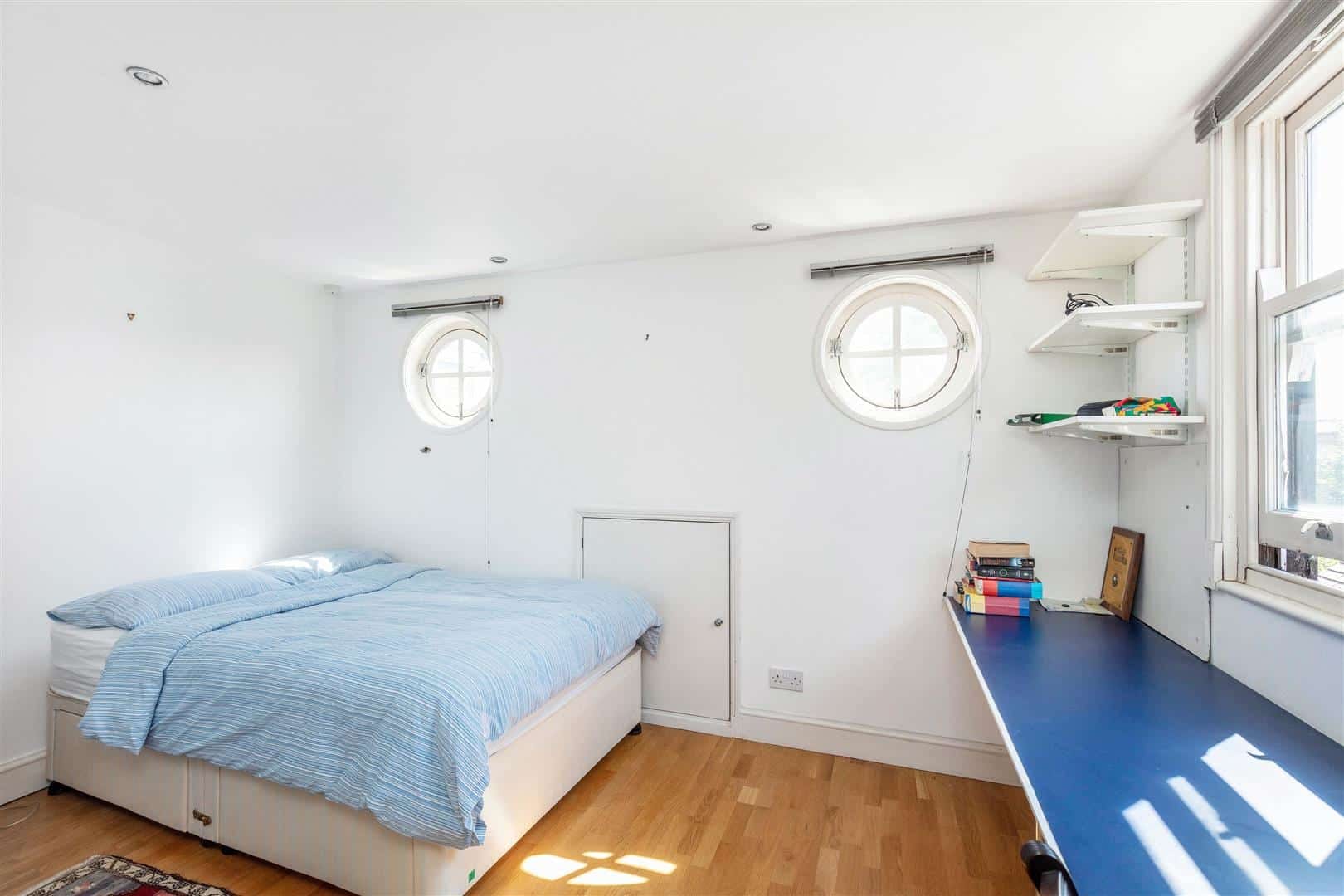 5 bedroom Detached house Sold