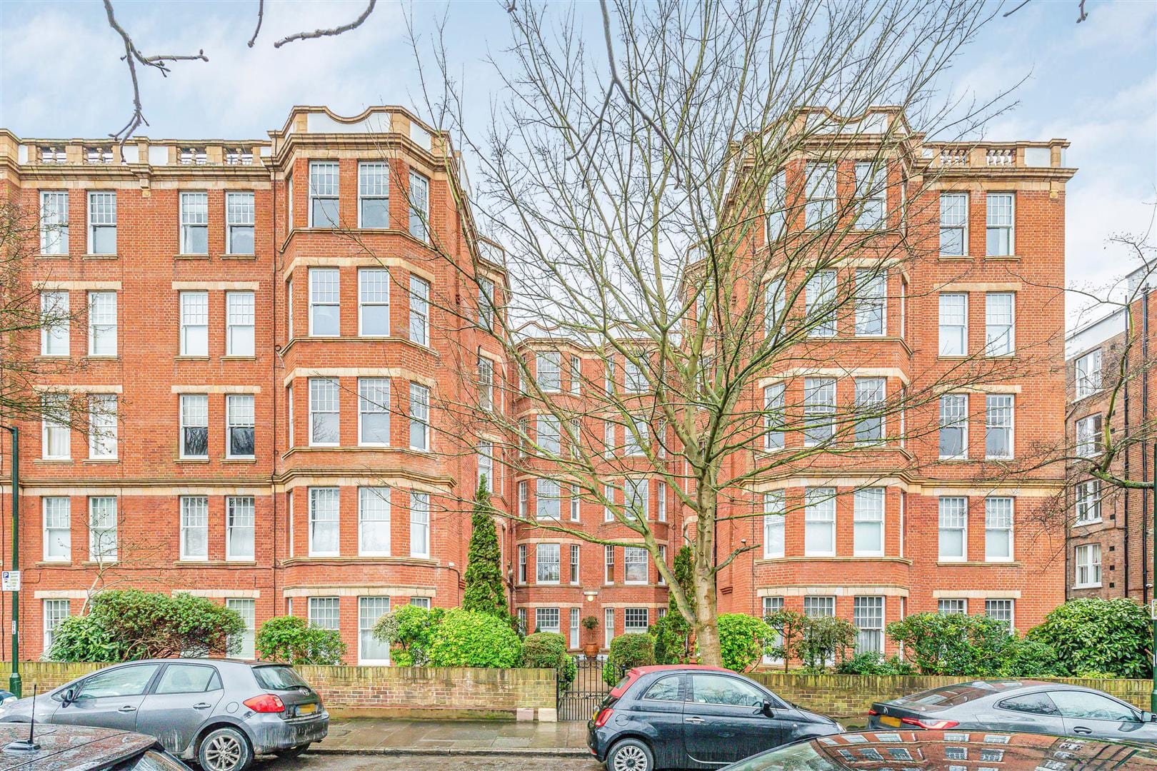 2 bedroom Flat Let
