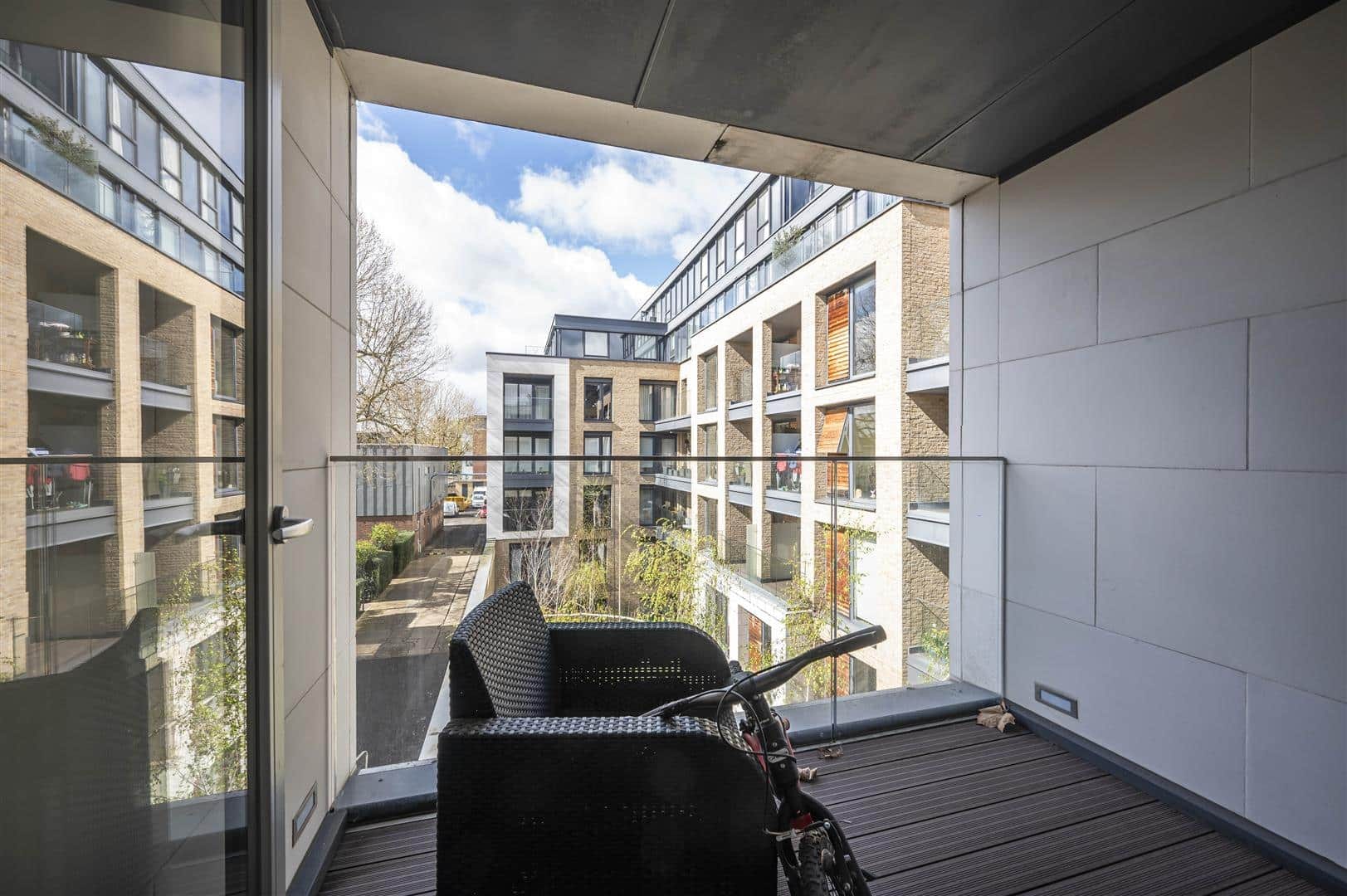 2 bedroom Apartment Let
