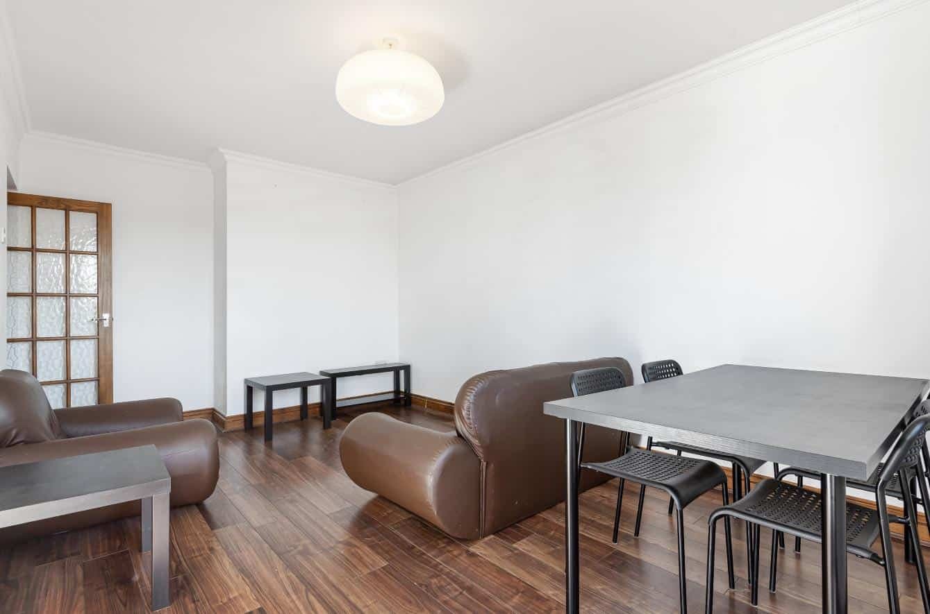2 bedroom Flat Let