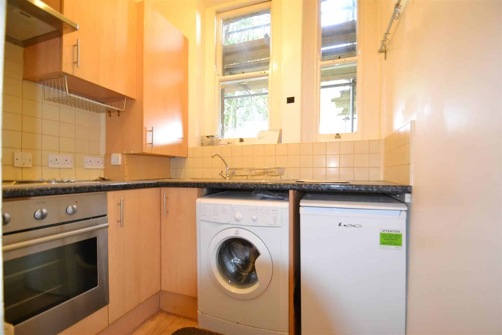 1 bedroom Flat Let