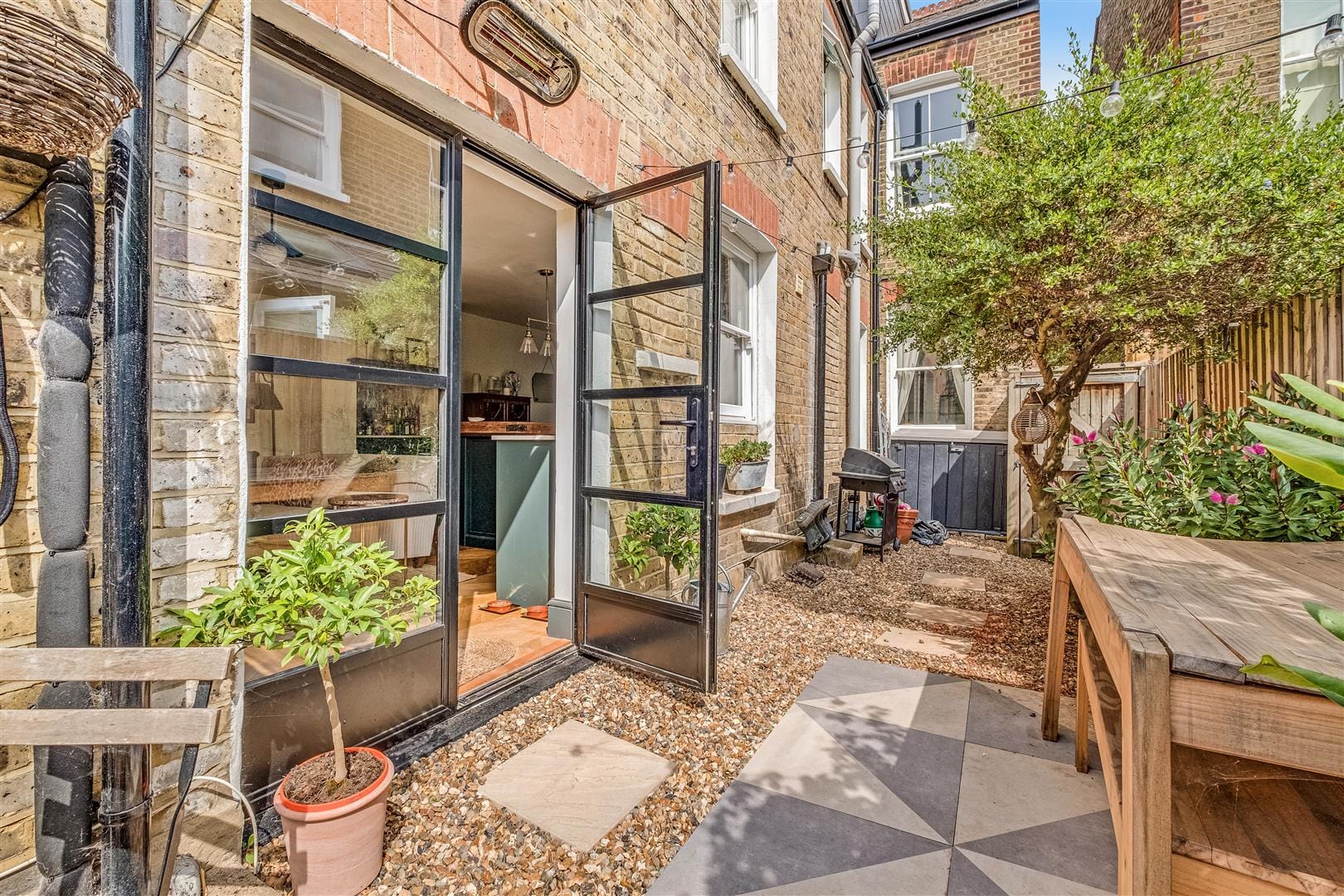 2 bedroom Flat Sold