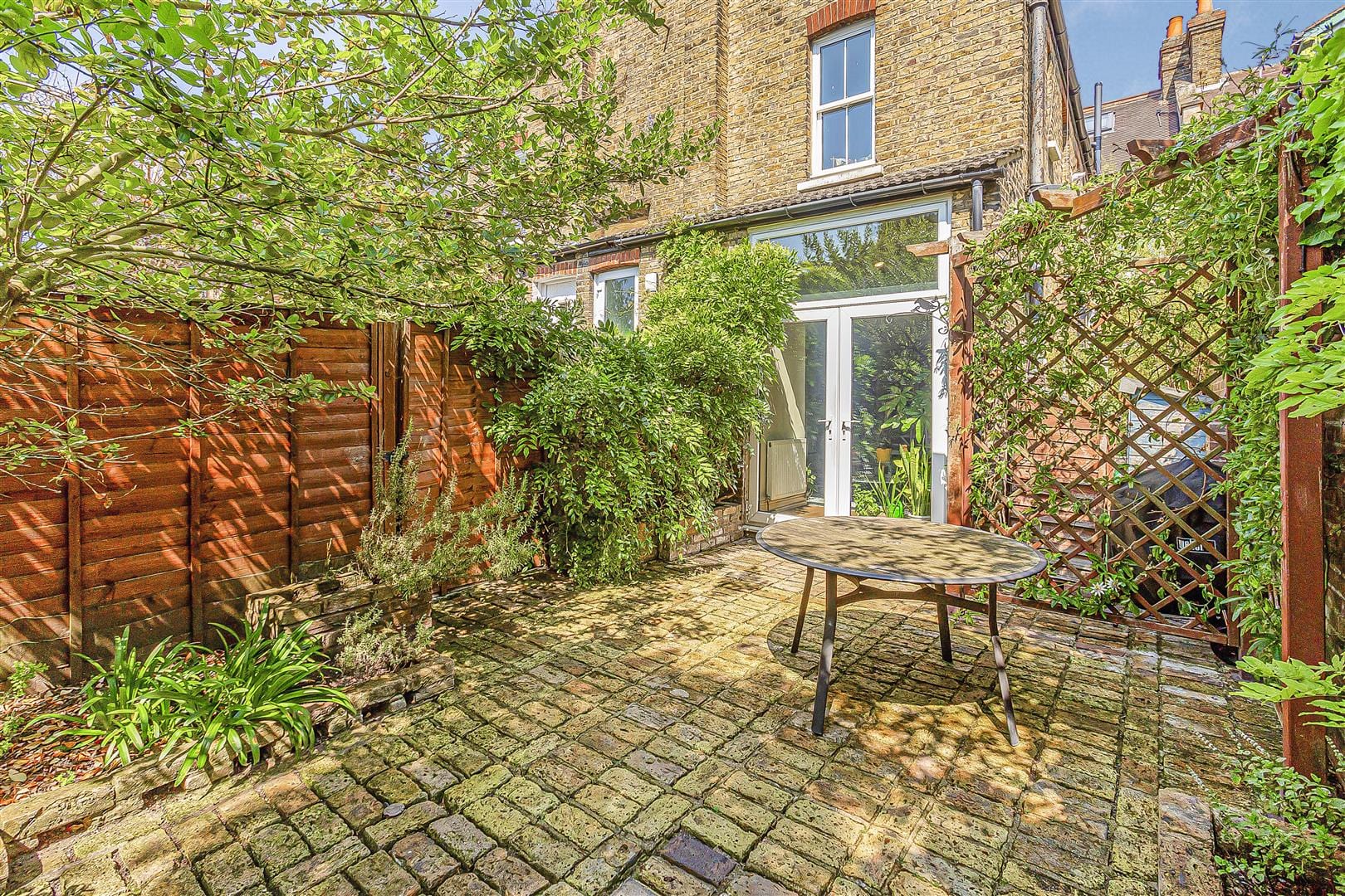 2 bedroom Flat Sold