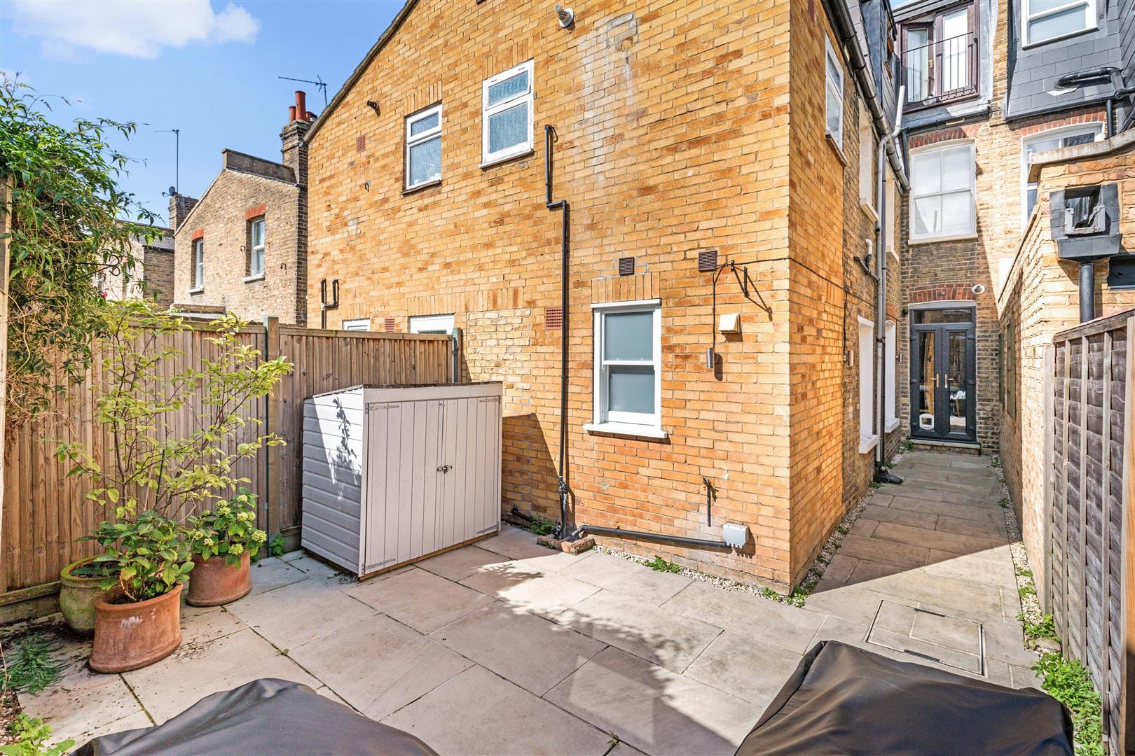 1 bedroom Flat Let