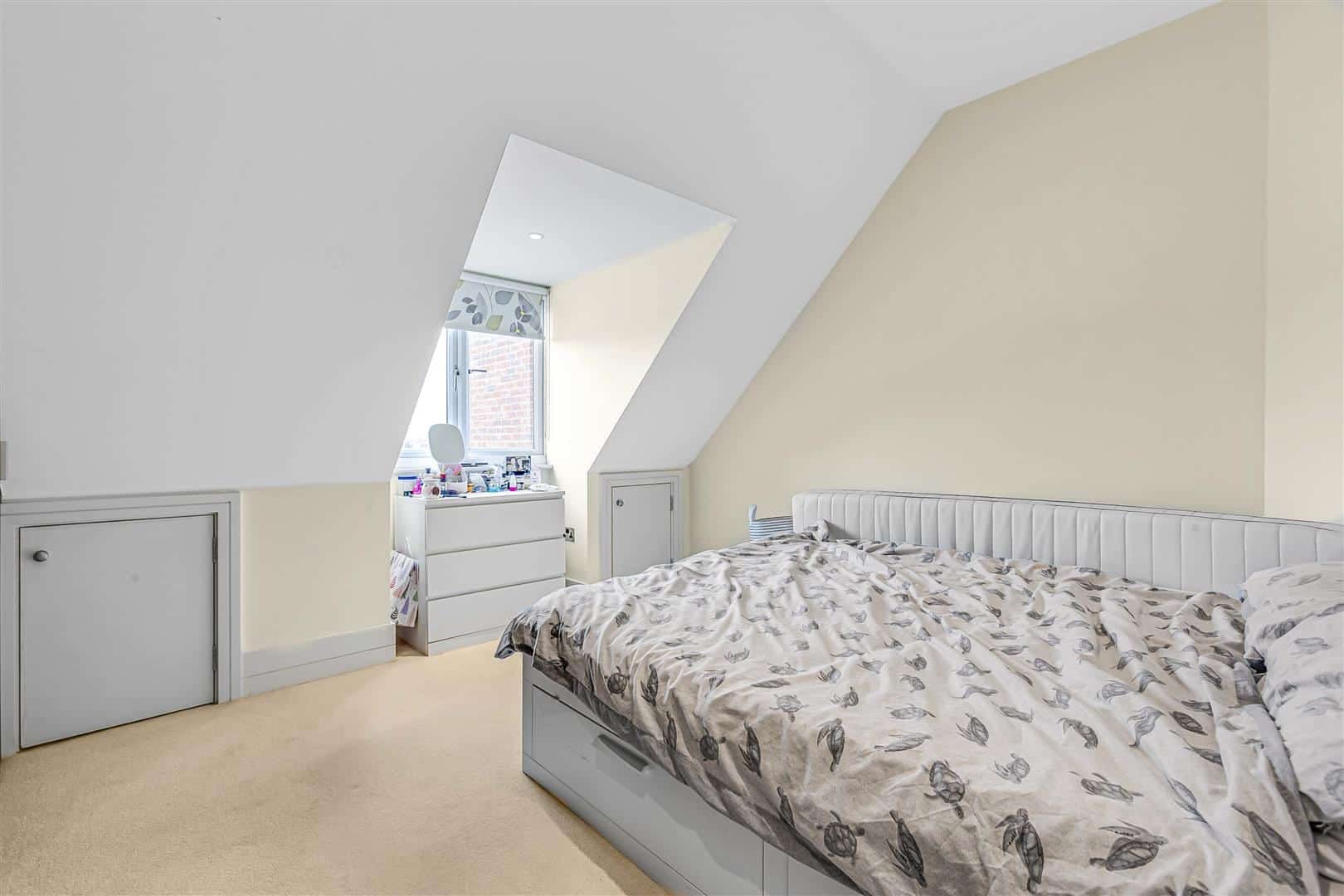 1 bedroom Flat Let