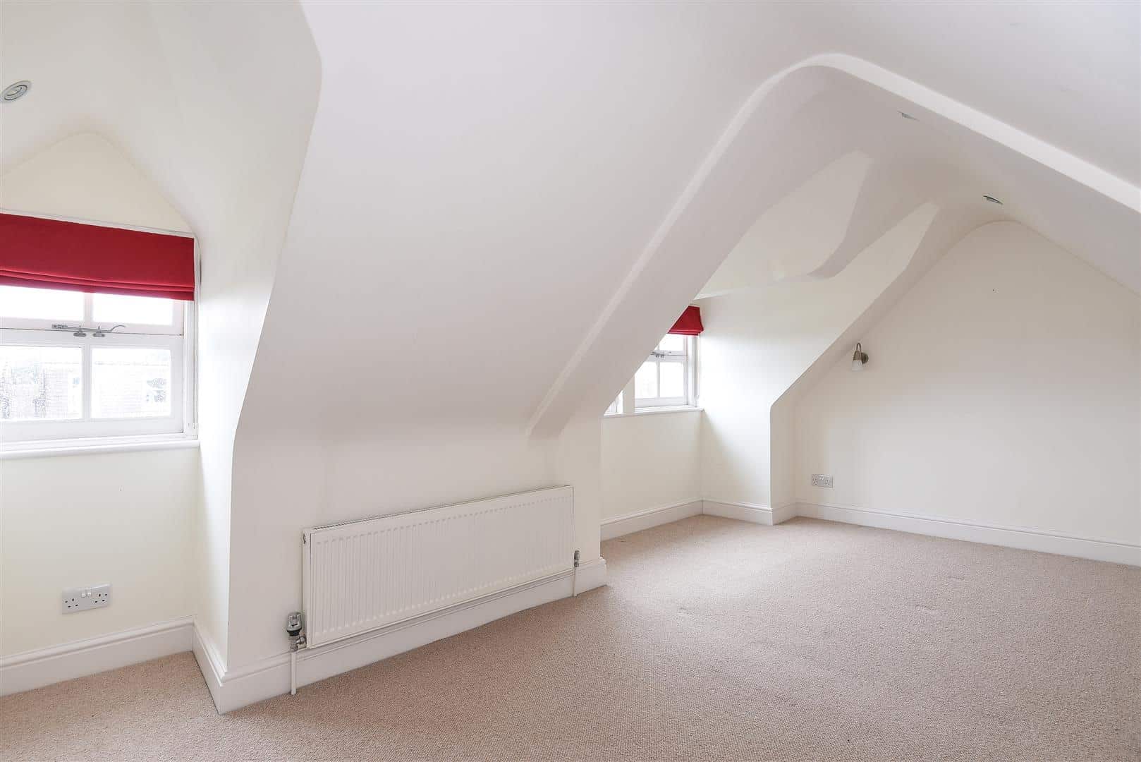 4 bedroom Detached house Sold