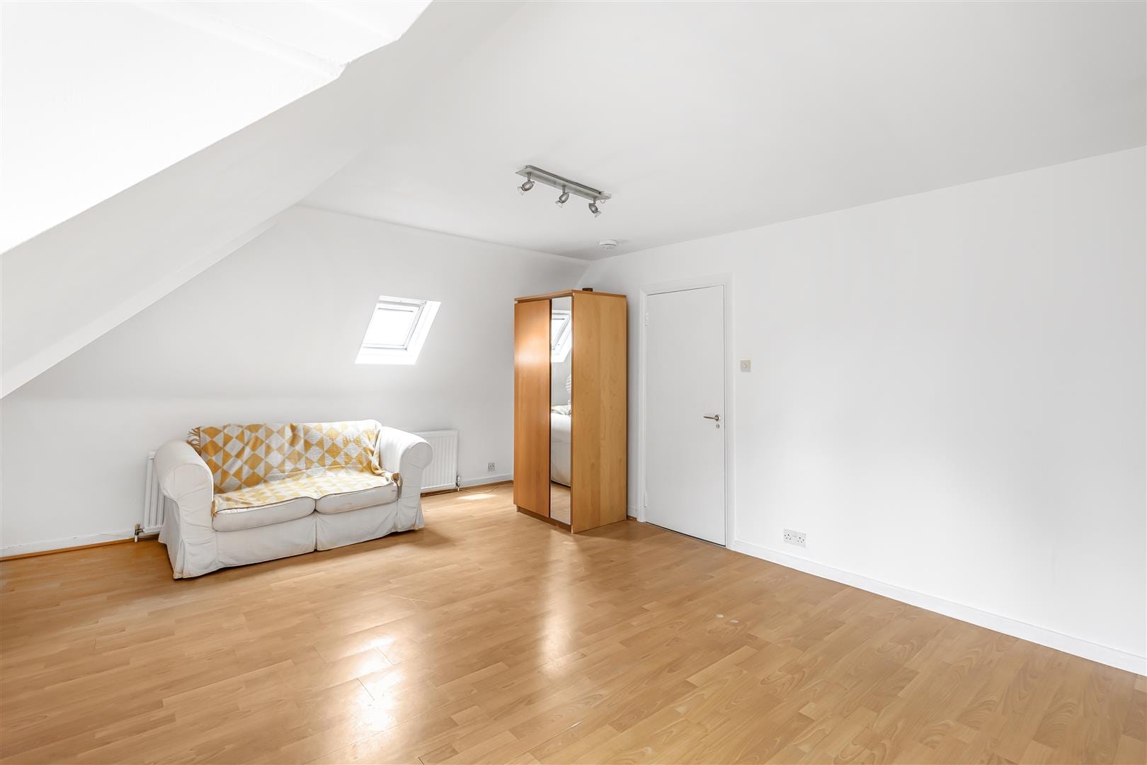 1 bedroom Flat Let