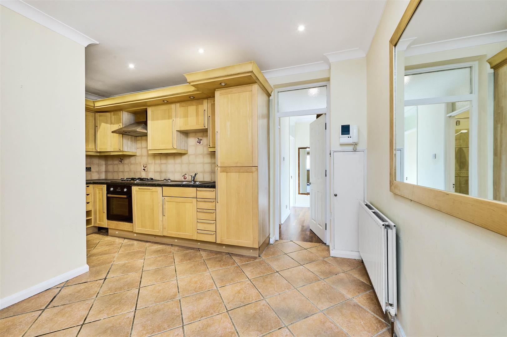 2 bedroom Flat Let