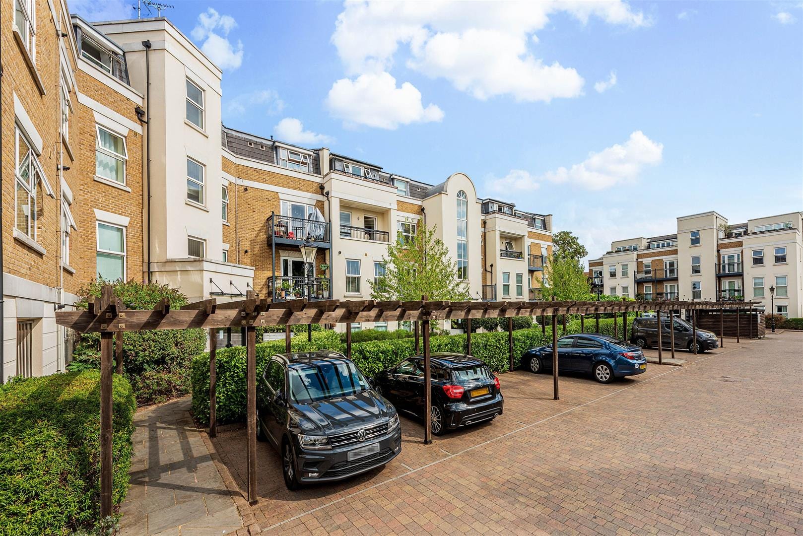 2 bedroom Flat Let