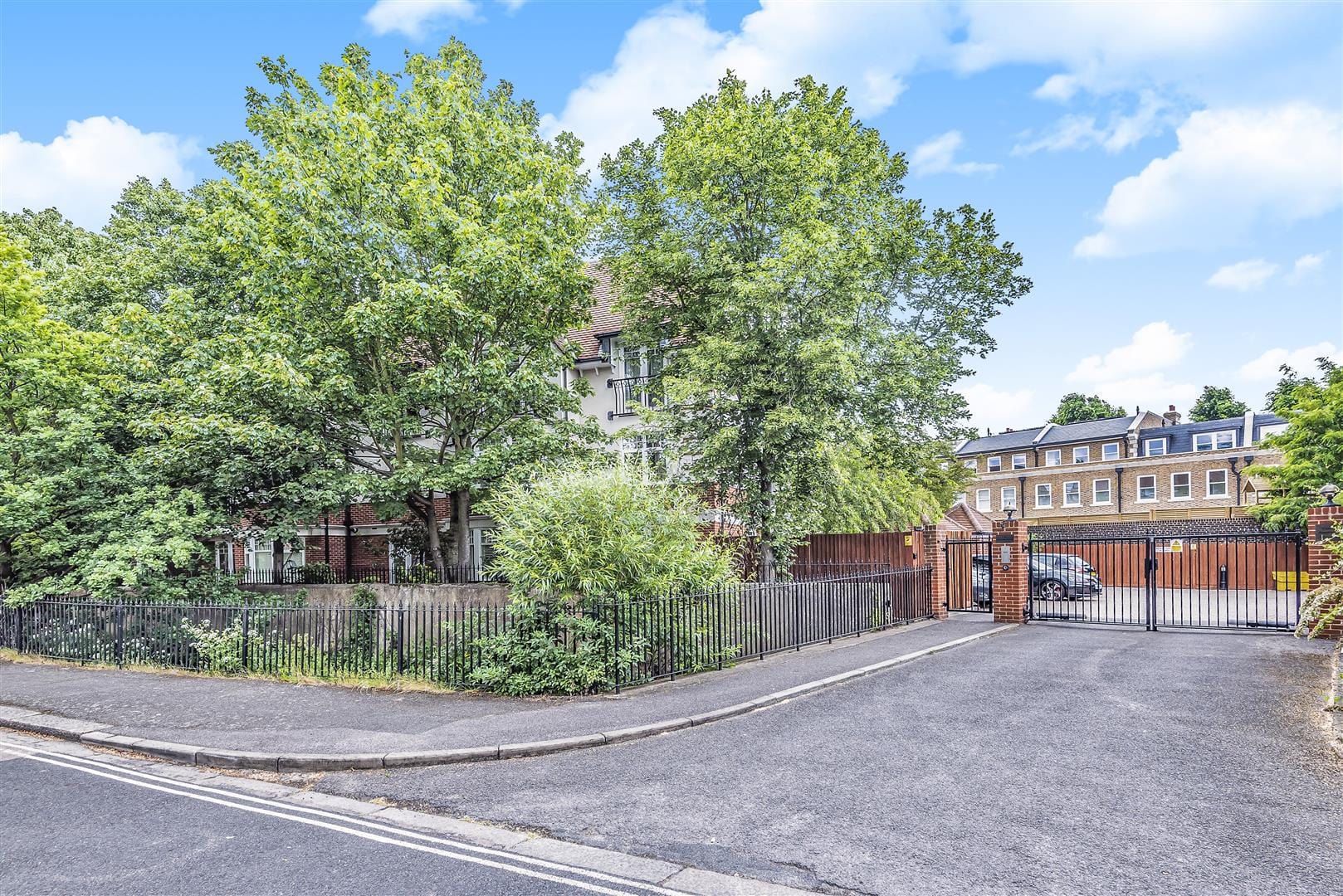 3 bedroom Flat Let