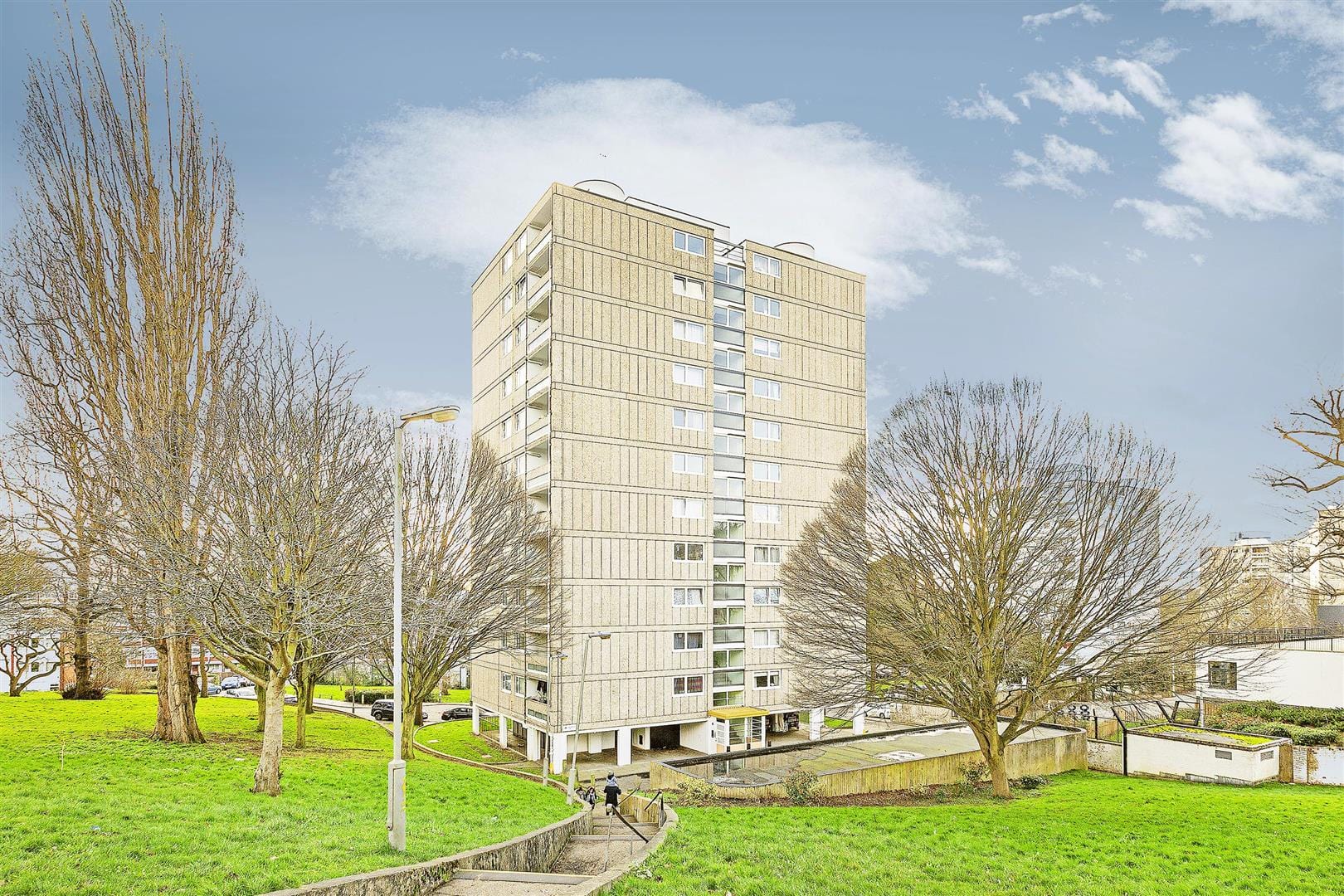 2 bedroom Flat Let