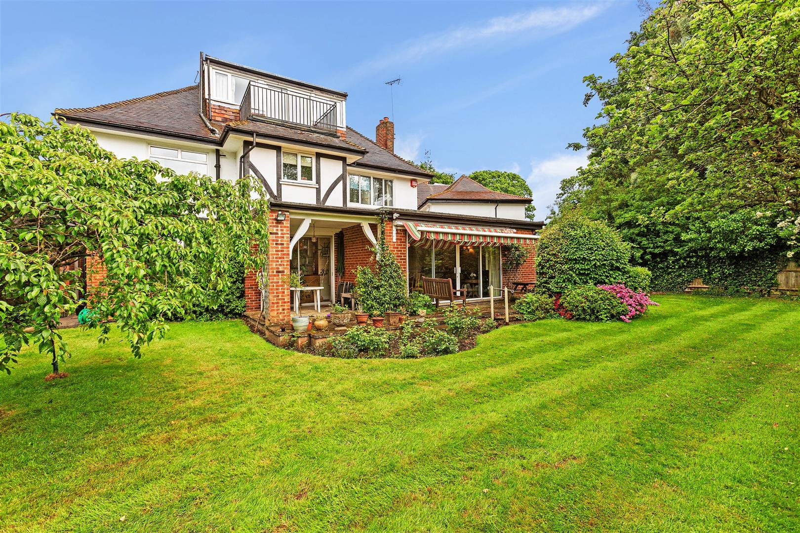 6 bedroom Detached house Sold