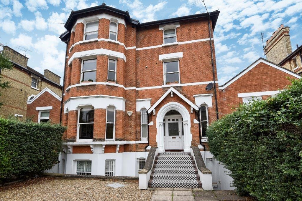 1 bedroom Flat Let