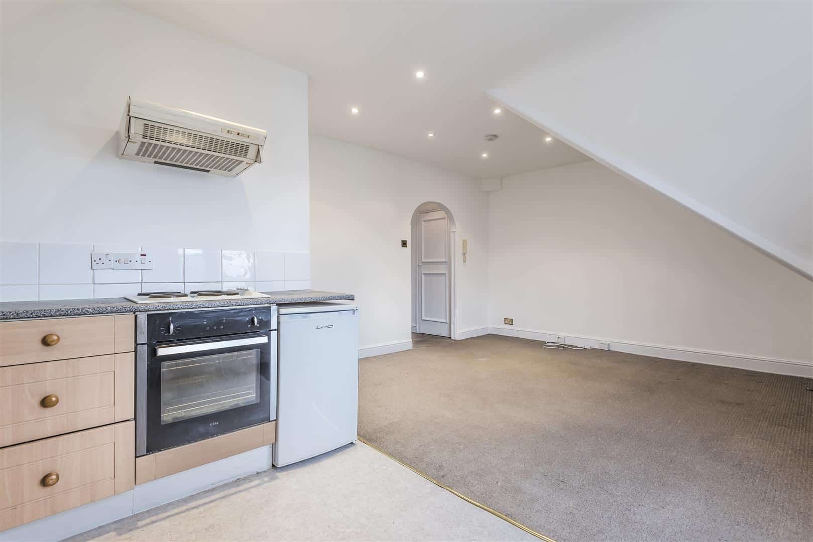 1 bedroom Flat To Let