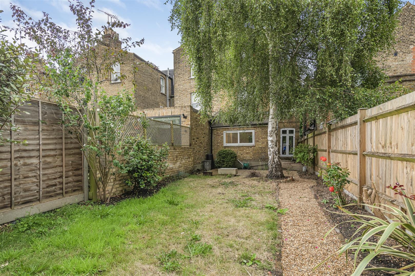 2 bedroom Flat Let