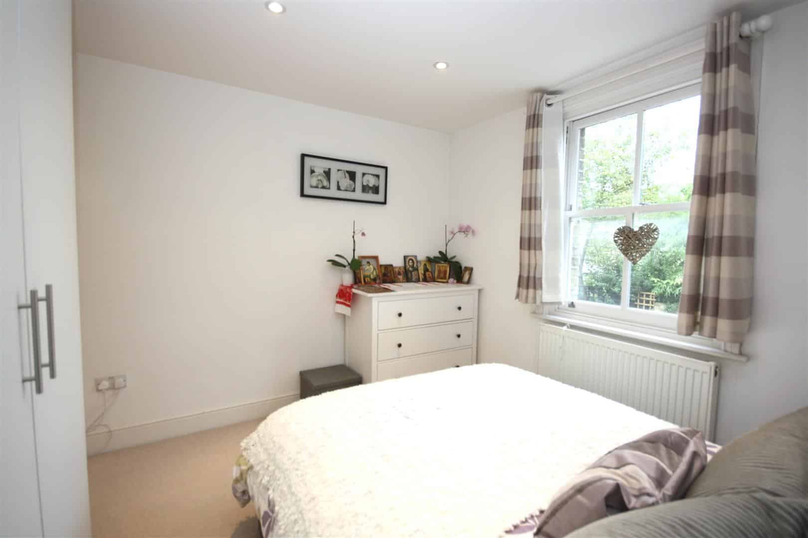 1 bedroom Flat Let
