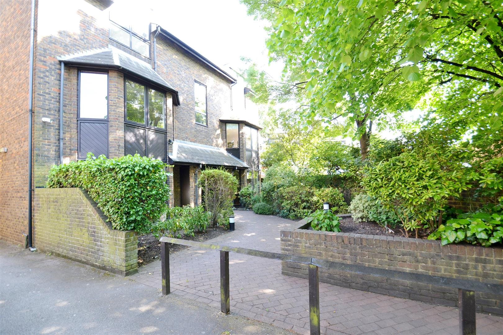 1 bedroom Flat Let