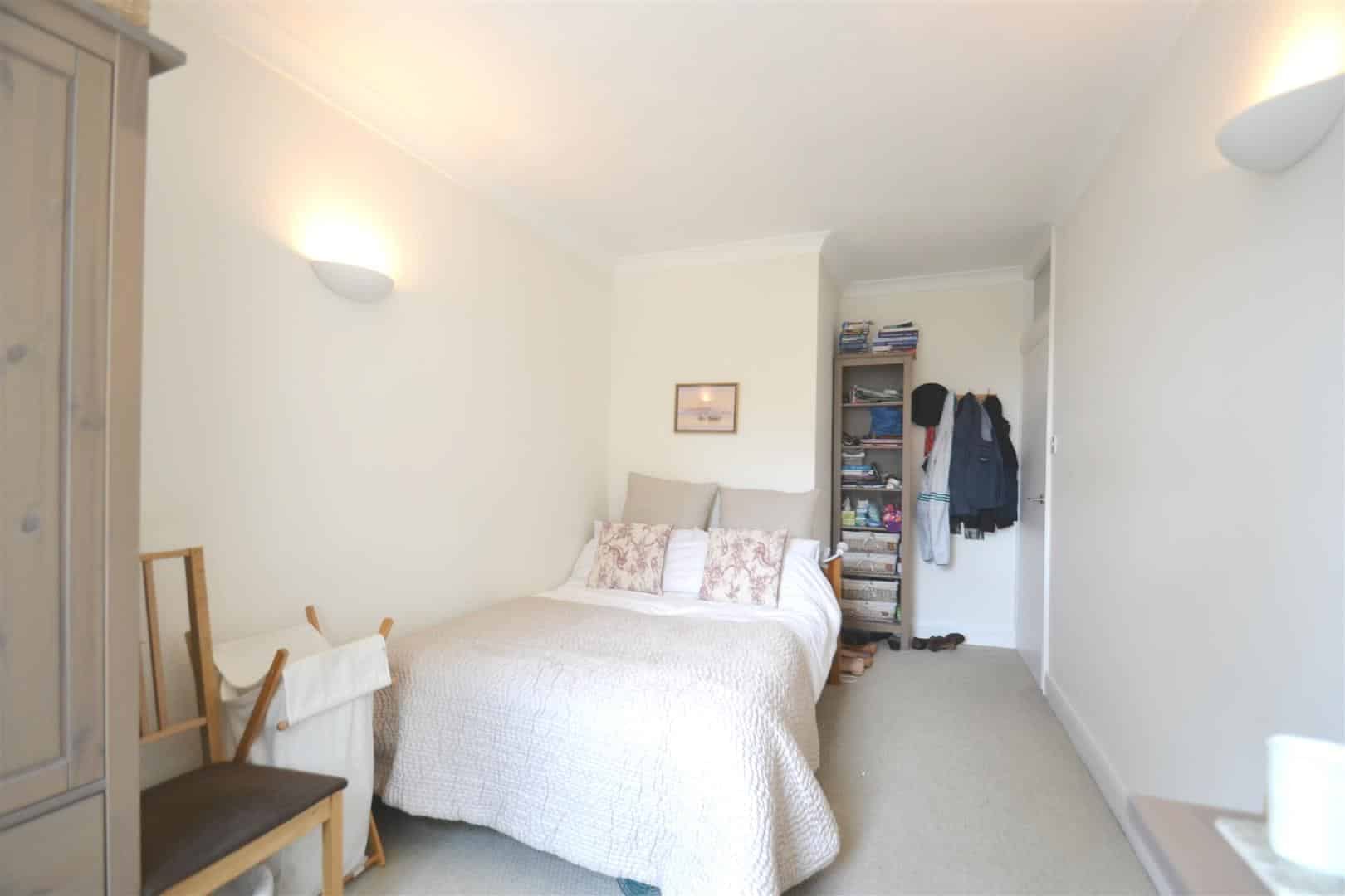 1 bedroom Flat Let